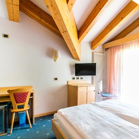 Garni Aritz Hotel Кампитело ди Фаса Екстериор снимка