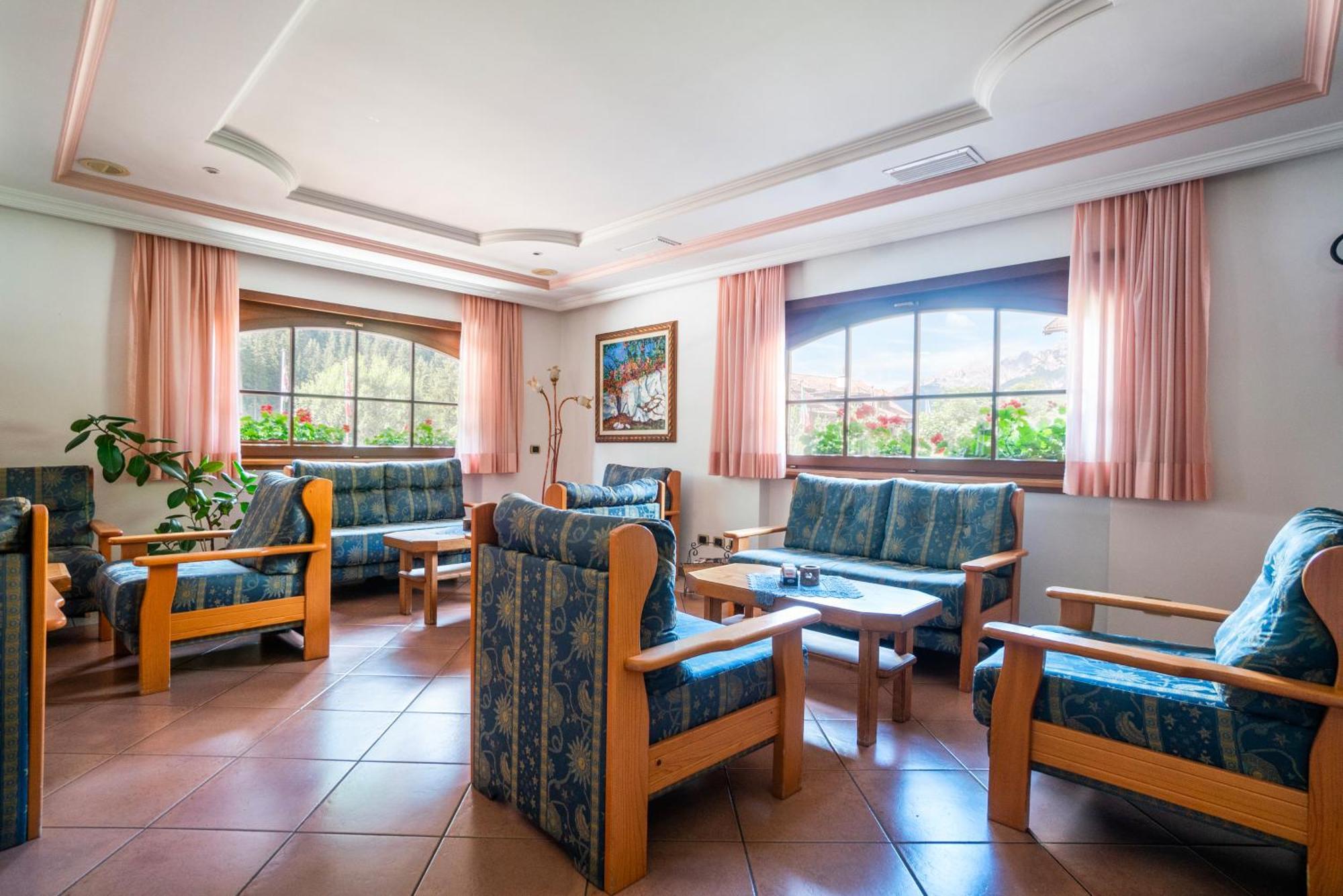 Garni Aritz Hotel Кампитело ди Фаса Екстериор снимка