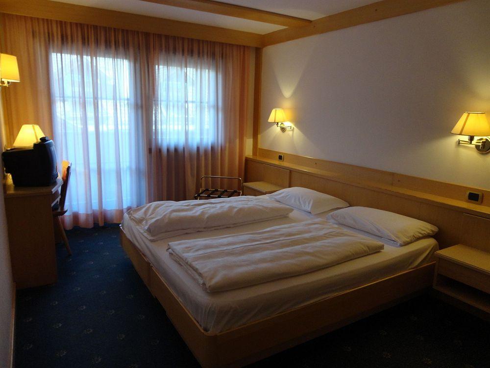Garni Aritz Hotel Кампитело ди Фаса Екстериор снимка