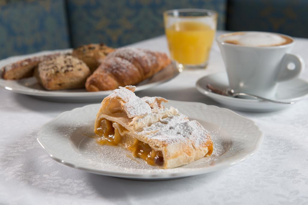 Garni Aritz Hotel Кампитело ди Фаса Екстериор снимка
