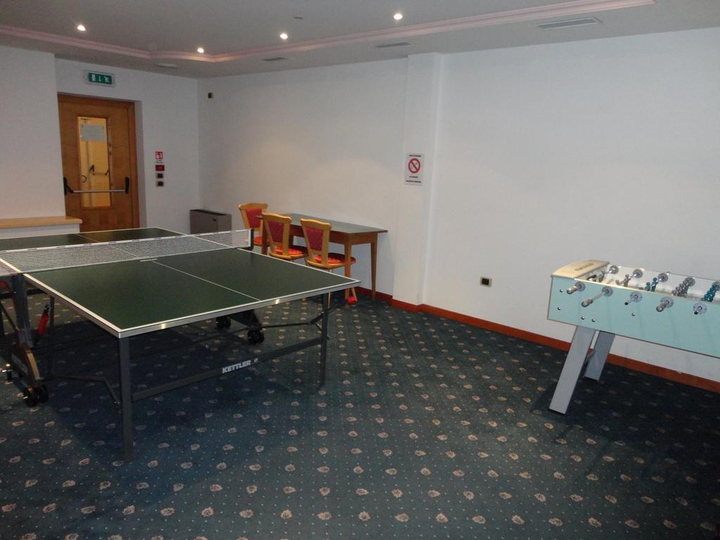 Garni Aritz Hotel Кампитело ди Фаса Екстериор снимка