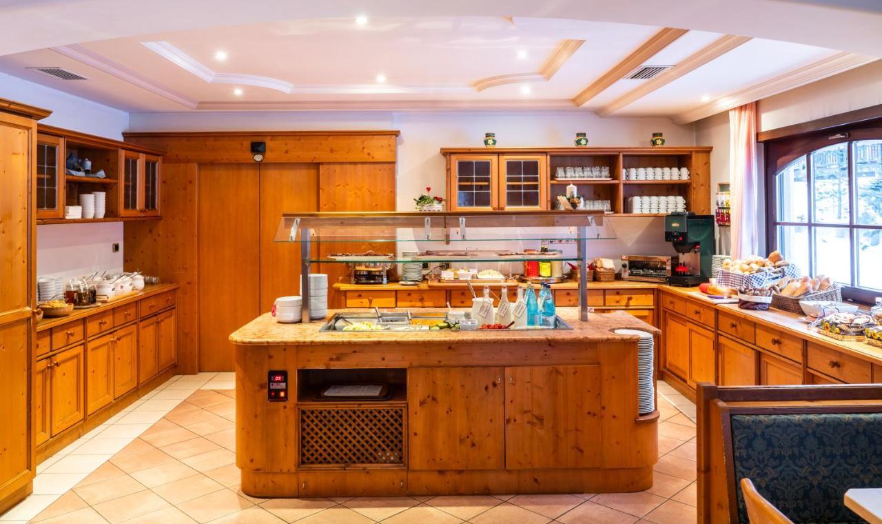 Garni Aritz Hotel Кампитело ди Фаса Екстериор снимка